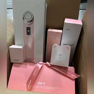 Medicube AGE-R Booster Pro Pink Bear Edition Skincare Bundle (Limited Edition)